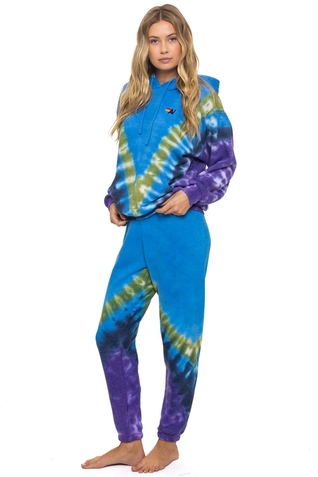 HAND DYED V RELAXED PULLOVER HOODIE - TIE DYE OCEAN // PURPLE